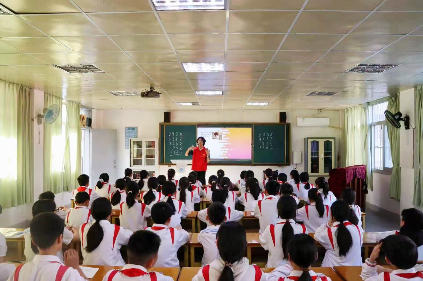 进小学2.jpg